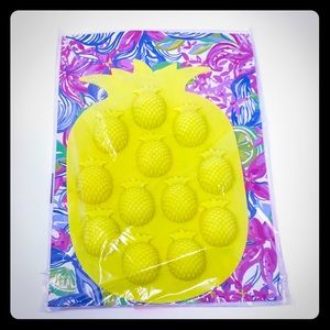 New Lilly Pulitzer GWP silicone pineapple ice tray